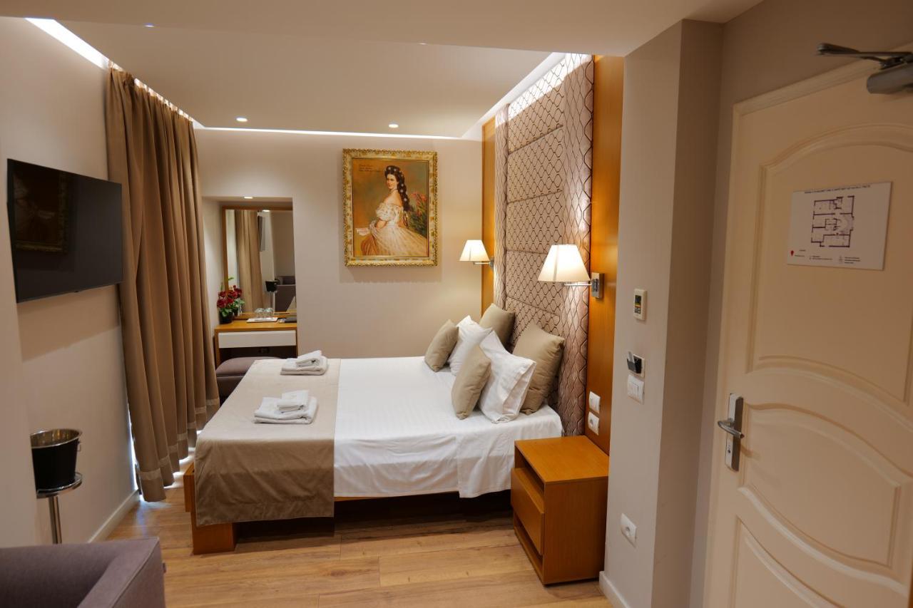 Hotel Queen Selitë e Vogël Extérieur photo