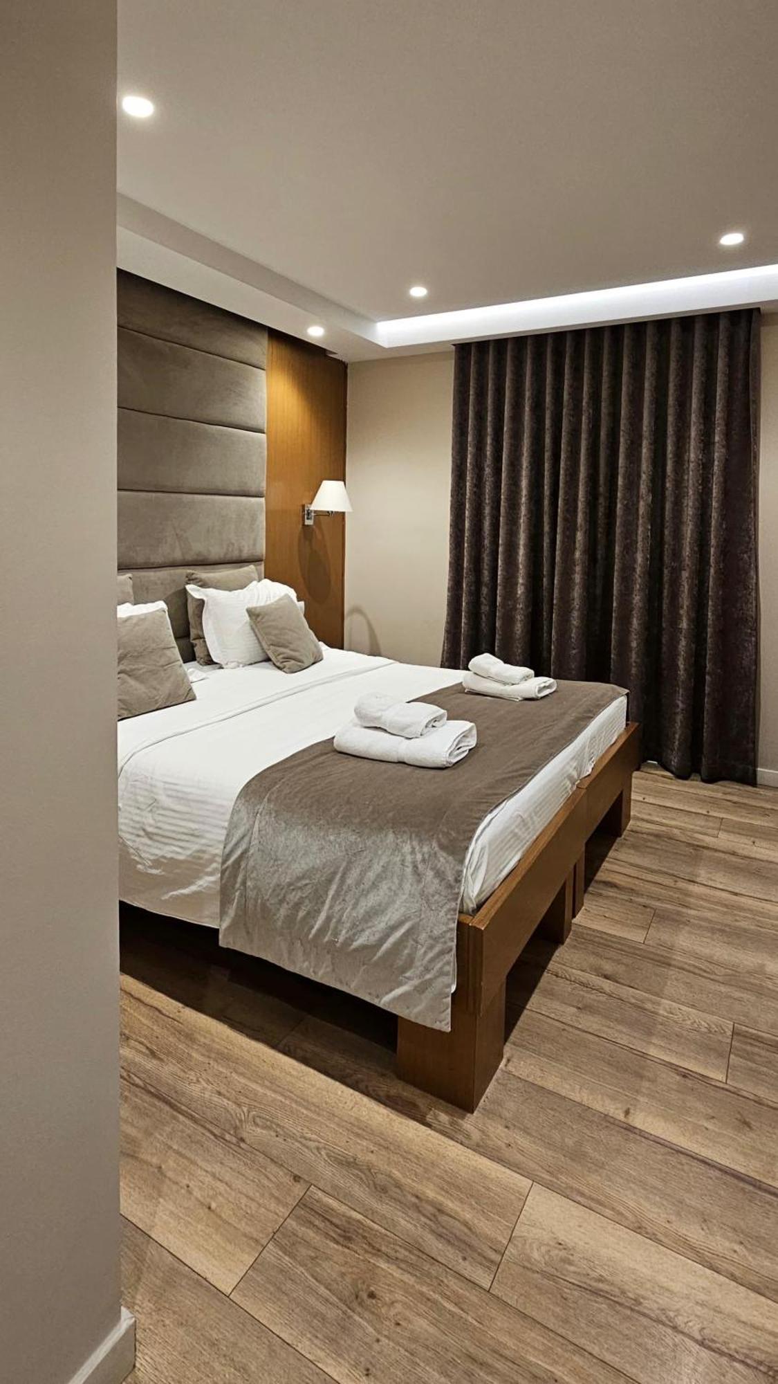 Hotel Queen Selitë e Vogël Extérieur photo