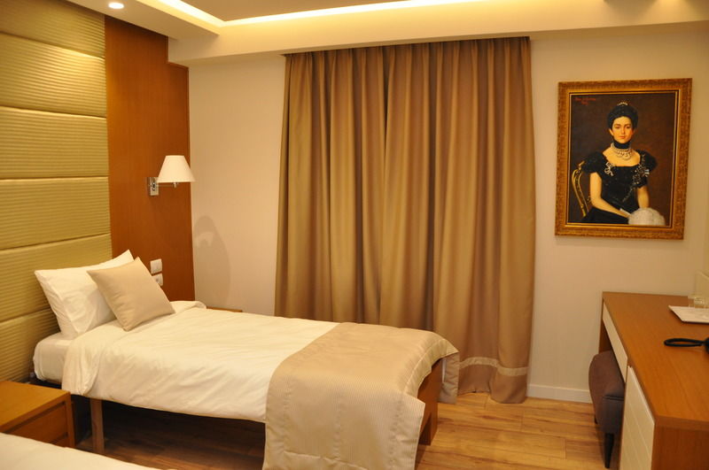 Hotel Queen Selitë e Vogël Extérieur photo
