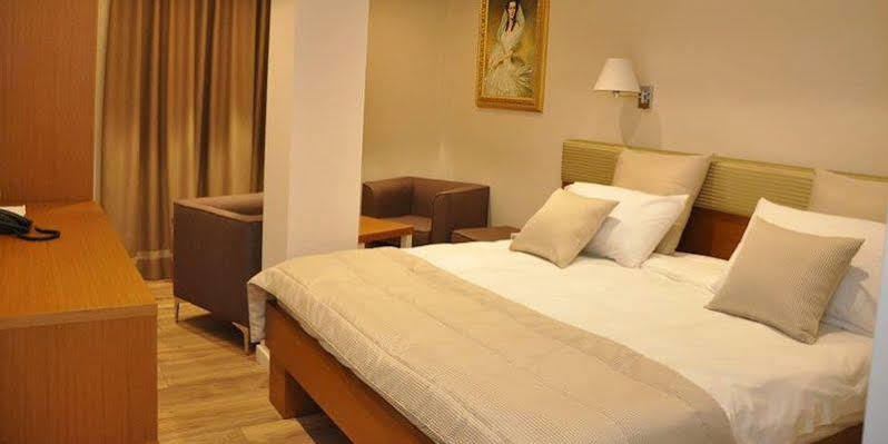 Hotel Queen Selitë e Vogël Extérieur photo