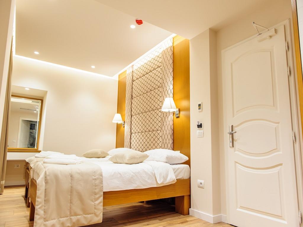 Hotel Queen Selitë e Vogël Extérieur photo